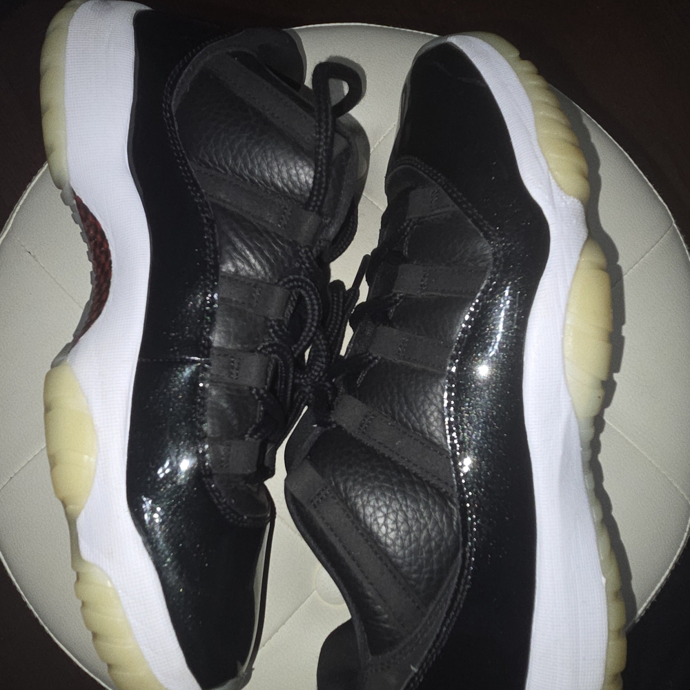 Jordan 11 Retro Low 72-10 (AV2187-001) Men’s Size 11
